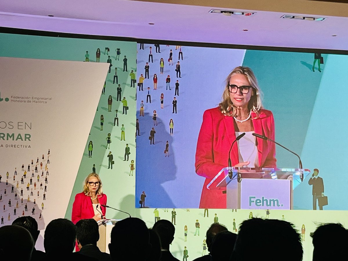 Presidenta y secretario general de #CAEB <a href="/CarmenPlanas/">Carmen Planas</a> <a href="/sergiobertran/">Sergio Bertrán</a> asisten a la presentación de la XI Junta Directiva de la <a href="/fehmallorca/">FEHM</a> valorando el gran trabajo realizado por María Frontera y deseando suerte al nuevo presidente de la patronal hotelera de la Isla, Javier Vich