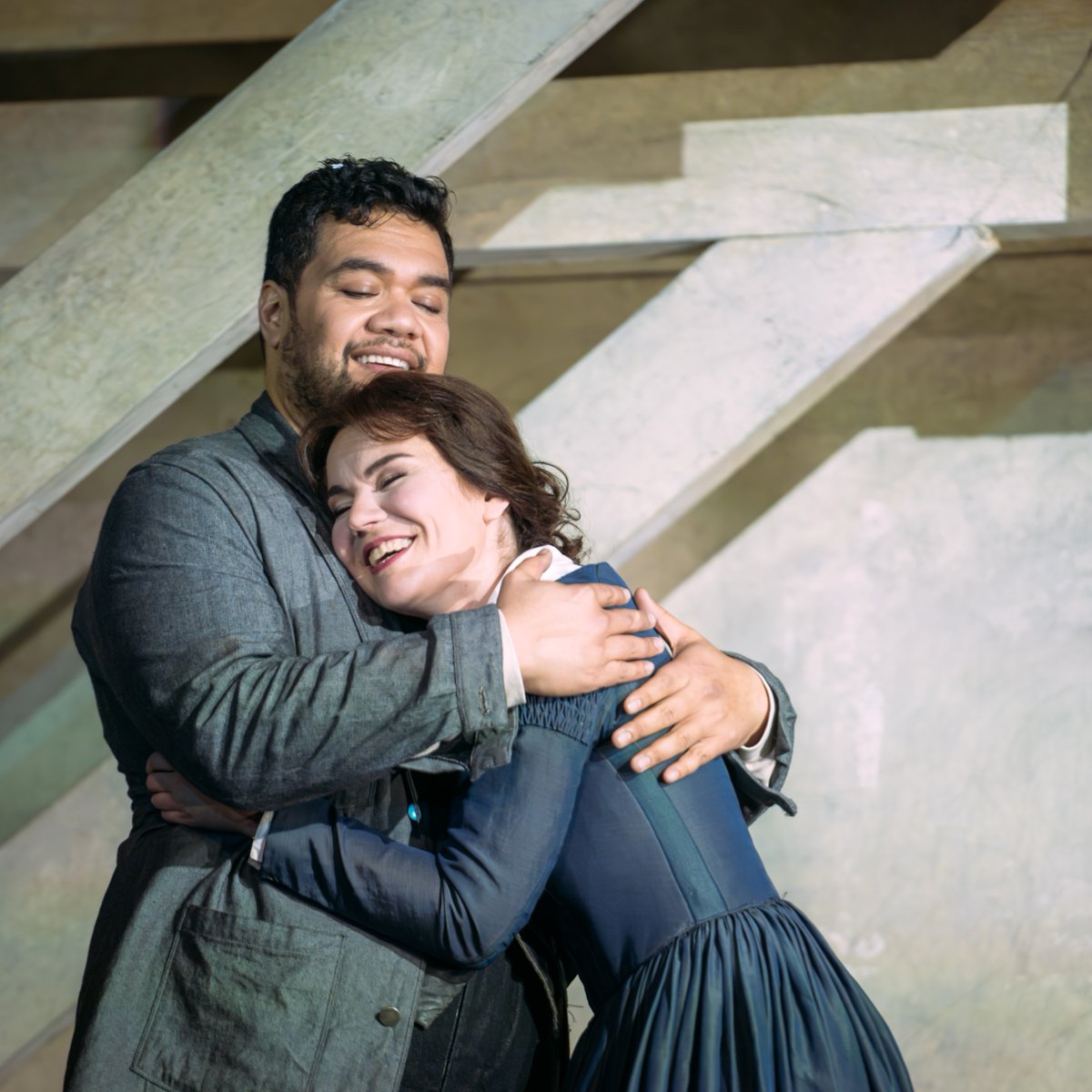 rbo_org's tweet photo. Experience opera at its most heartrending 💕
The Royal Opera's classic production of La bohème is back with greater passion than ever.
https://t.co/eVJzepAT6M
📷 Photos by Mihaela Bodlovic
#TheRoyalOpera #Puccini #LaBoheme https://t.co/qdx1PQUK7w