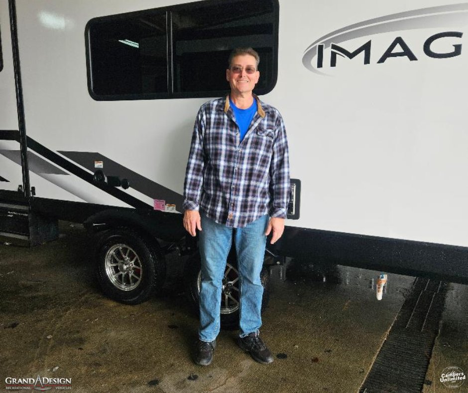 CampersUnlimitd's tweet photo. Congratulations to Keith Mott from Pensacola , Fl. on your new Imagine by Grand Design! Salesman Dale Yocum was happy to help this wonderful customer! We appreciate you traveling the extra miles to shop at our Gadsden location! Happy camping and let the good times roll! https://t.co/PpLwtIRpWn