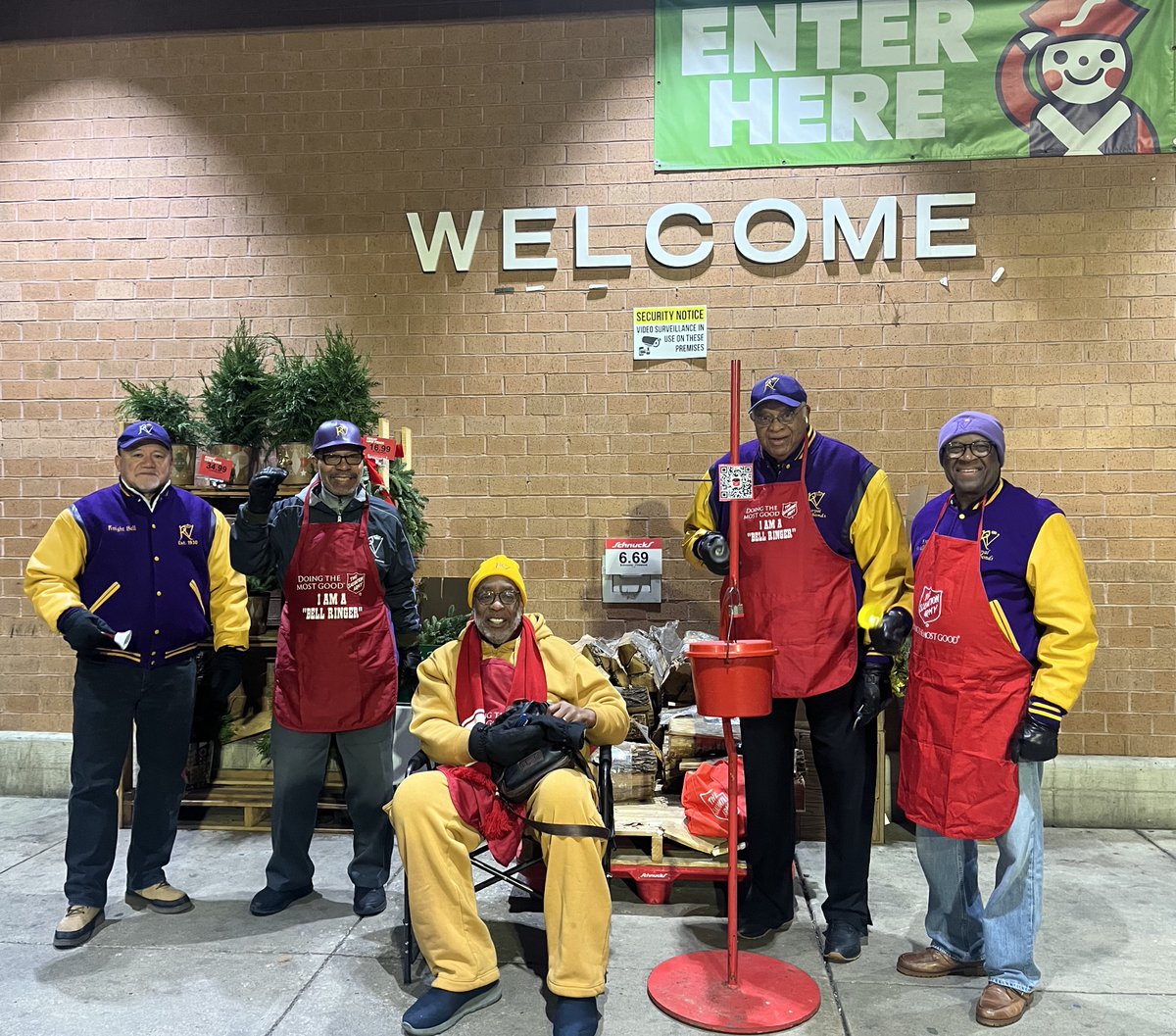 SalArmySTL's tweet photo. HUGE thanks to The #SalArmy Midland Division’s Board Vice Chair, Roy Anderson Jr., for inviting the Royal Vagabonds Foundation to ring bells and raise funds for us, again! Their time at @SchnuckMarkets was a BLAST & showed their commitment to supporting The #SalArmy's mission. https://t.co/VweeX1BoA8
