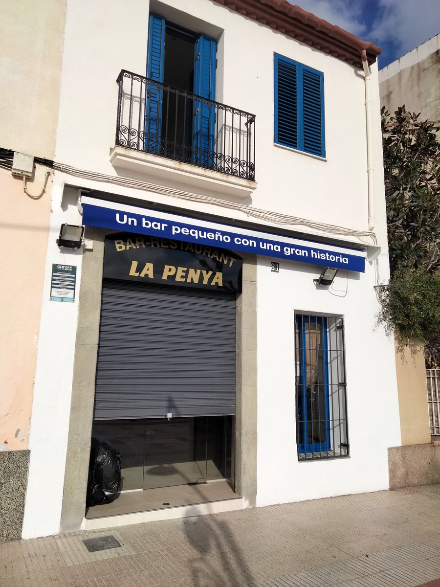 pep_barbara's tweet photo. MASNOU un bar amb nom en catala i tendal en https://t.co/AJTPg460PH el que se diu diversitat cultural https://t.co/MvGxcY4Kpi