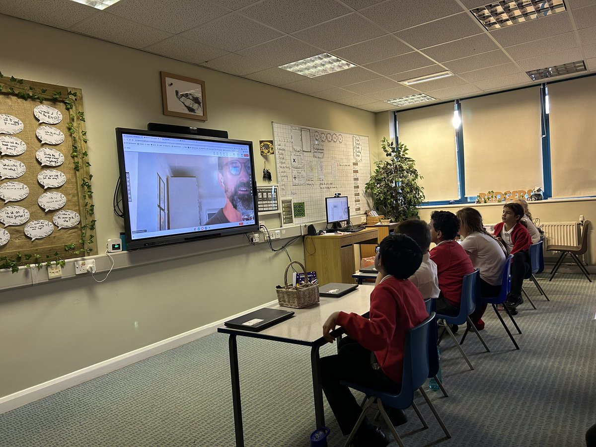 A great afternoon Zoom with a professional architect, Simon Brown. The perfect way to round off our art topic! <a href="/BG_Badgers/">Badgers @ Burton Green Primary School</a> #BGArt #BGExtra