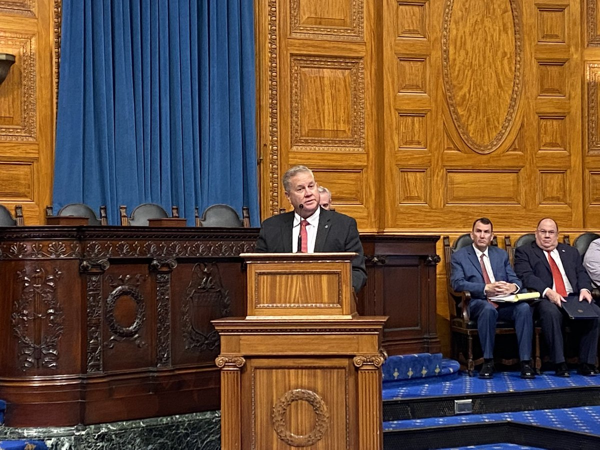 David Muradian (@muradian4rep) on Twitter photo Today is a bittersweet day in the Massachusetts State House as outgoing members are sharing their farewell speeches. While each member has shared their anecdotal advice and will be missed, it is <a href="/MatMuratore/">Mathew Muratore</a> whom I will miss the most.
🧵 Today is a bittersweet day in the Massachusetts State House as outgoing members are sharing their farewell speeches. While each member has shared their anecdotal advice and will be missed, it is <a href="/MatMuratore/">Mathew Muratore</a> whom I will miss the most.
🧵