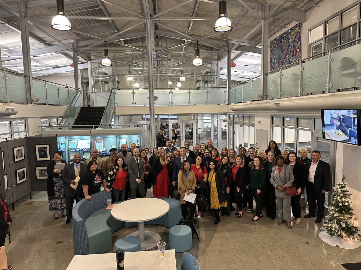 GCC_Charters's tweet image. On Dec 10, Gateway presented renewal petitions for @CharterHla &amp;amp; @Futures14580014 at the TRUSD Board Meeting! Parents, students, &amp;amp; staff shared inspiring testimonials. The TRUSD Board will vote on Jan 14—thank you to everyone who came out to support our schools!