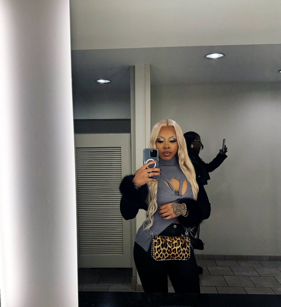 diamarmani's tweet photo. december’s very own https://t.co/cUMcn3OWKp