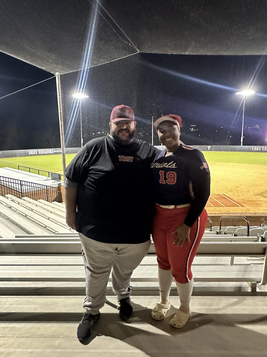 jordynbanks2026's tweet photo. I would like to thank @e_newellcoach for another amazing camp!
I learned so much and had an amazing time playing with new talented players! #EverythingEarnedNothingGiven
@TroyTrojansSB 
@NateTompkins 
@CamdenDecker 
@MackPuck01 https://t.co/EXKnUT2ADM