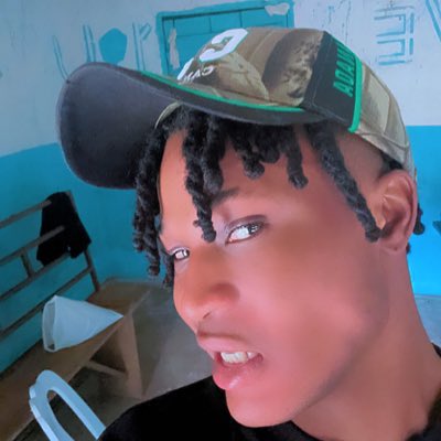Zanfree2's tweet photo. #NewProfilePic https://t.co/9Ts9CFLYil