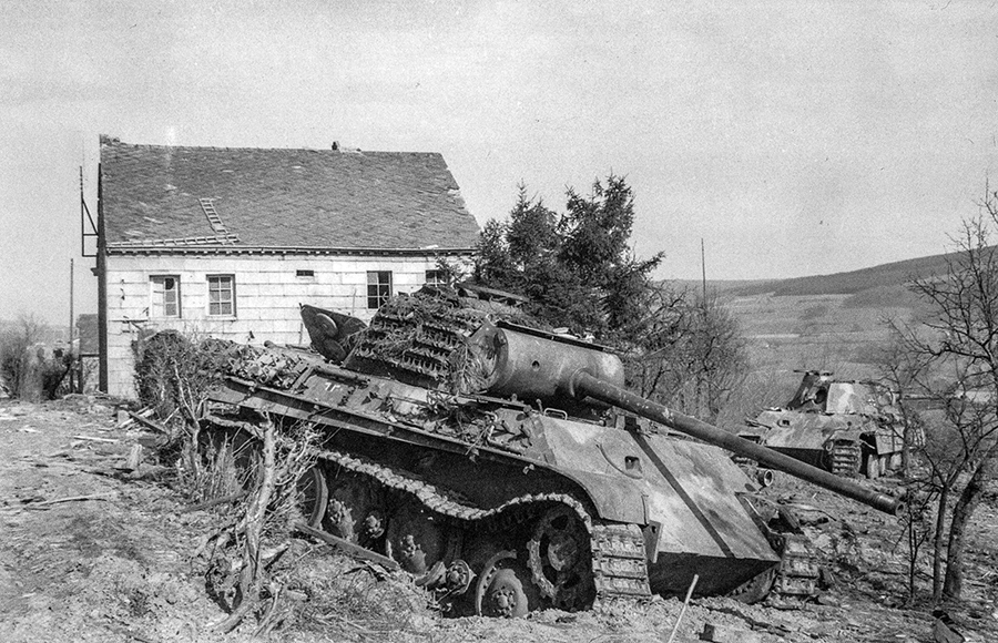 Kajonnes's tweet photo. 80 years ago The Battle of the Bulge began. #WW2 #BattleOfTheBulge80 #KingTiger #Malmedy #Nuts #bastogne #101AirborneDivision #Peiper https://t.co/HGjG1wt4Zd