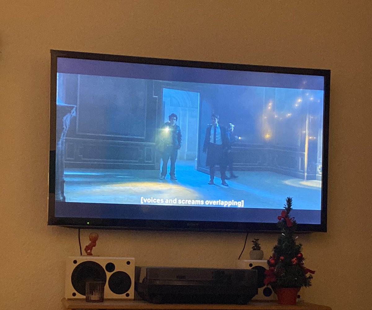 man, i really love the first three episodes! ✨ nothing beats the awkwardness, the first impressions and combe carey hall! 

#SaveLockwoodandCo
#APortlandRowChristmas