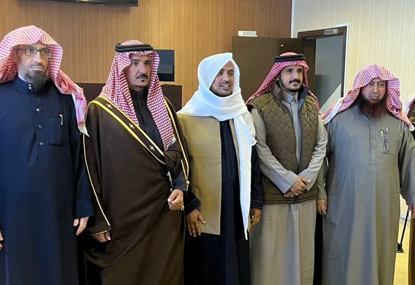 الحمدلله من قبل ومن بعد، تم اجتيازي للمناقشة  هذا اليوم من جامعة <a href="/_UOH/">جامعة حائل</a> في كلية الشريعة والقانون وحصولي على درجة الماجستير تخصص الفقه بتقدير امتياز مع مرتبة الشرف، اسأل الله سبحانه التوفيق والسداد.