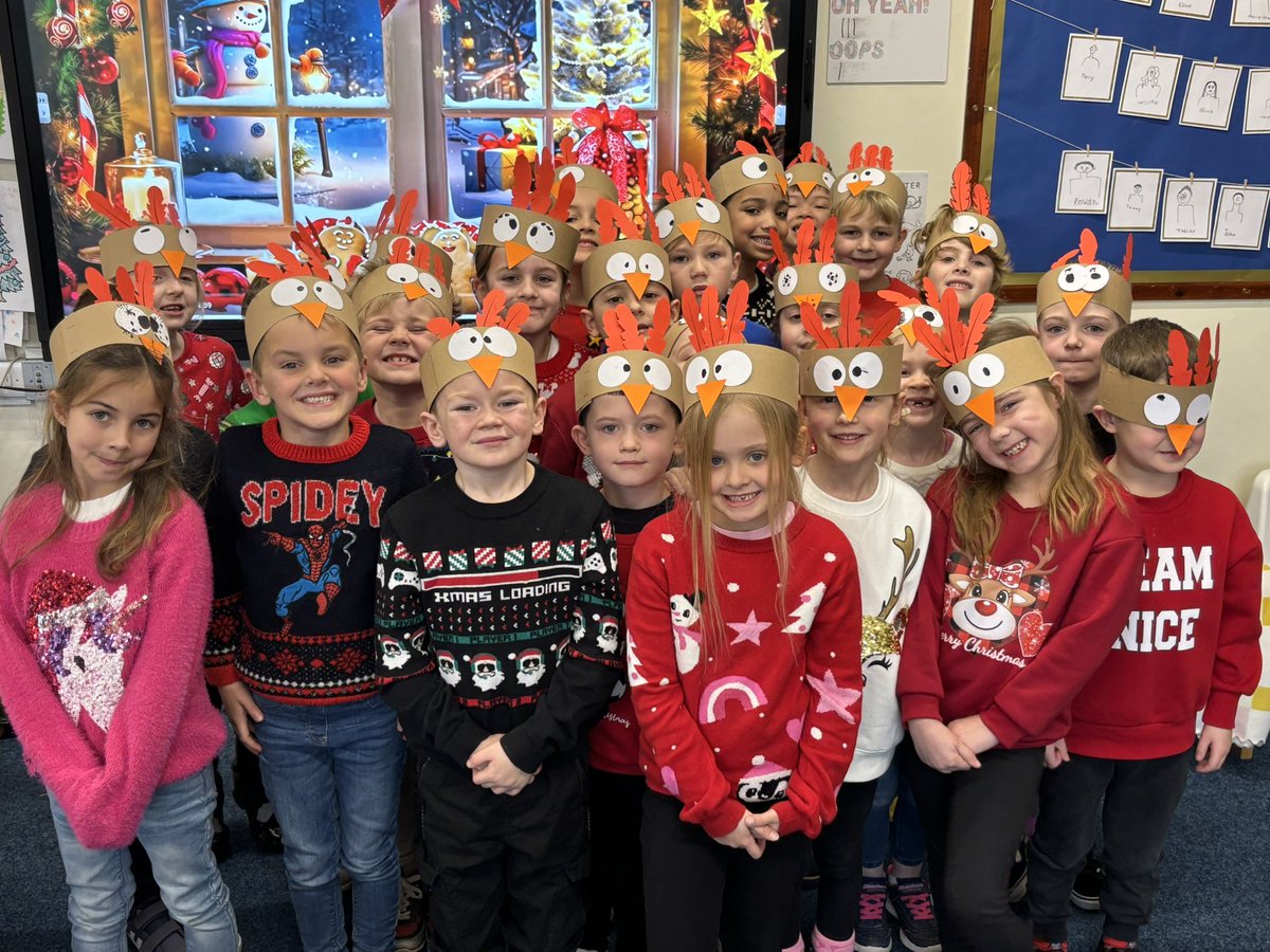 Year 2 had such a wonderful Christmas dinner together today! Everyone did a brilliant job making their Christmas hats and looked so festive in their Christmas jumpers 🍽️ 🎄 <a href="/BarntonMissR/">Miss Rutter</a>