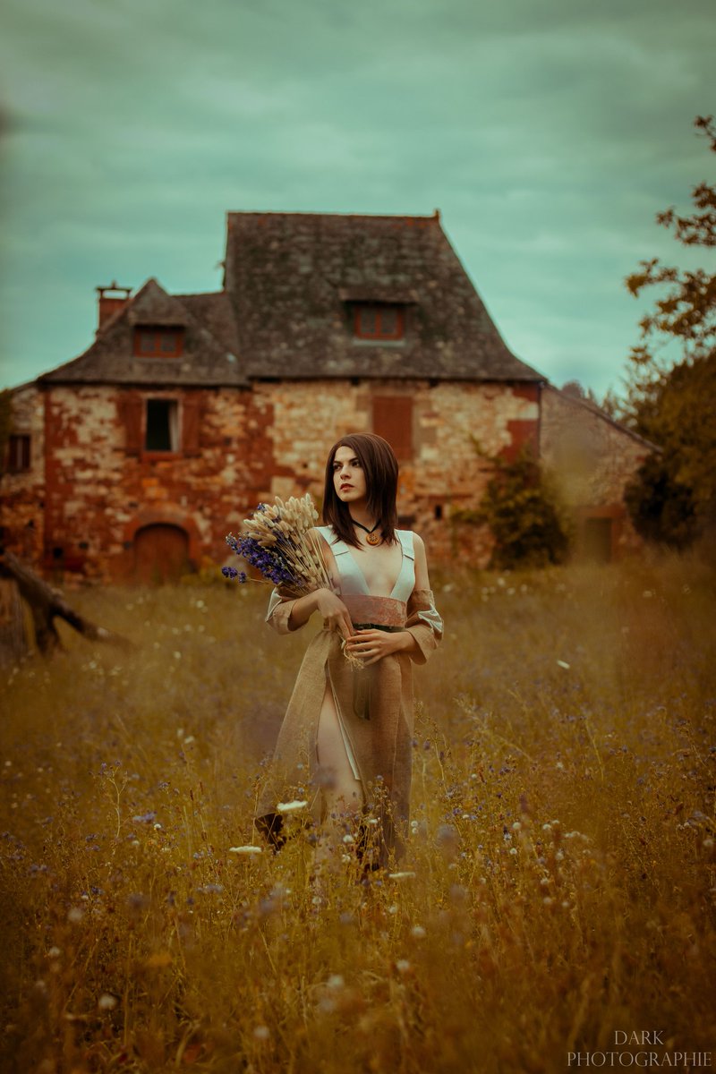 RottenKraken's tweet photo. Also considering selling my Corinne Tilly the Oneiromancer from The Witcher III : Wild Hunt.
Linen, burlap and damask, weathered to stay true to the character in-game. Don't hesitate to contact me if interested. https://t.co/waOSYuCZiK