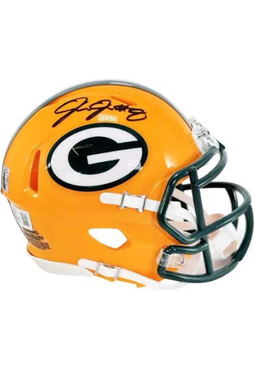 GBPdaily's tweet photo. Partnering up with fellow Packers fan and the creator of the best chili imaginable, @byyoudogg, to give away this Josh Jacobs signed mini helmet. 

To enter:

- RT this post
- Follow @byyoudogg Chili 
- Extra 10 entries if you have proof that you purchased their award winning chili from their website (link in comment section below) 👇

Ends 12/22, good luck! 🧀🌶️