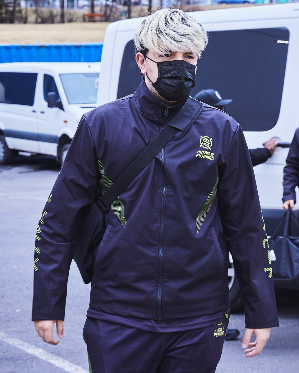 El proyecto al final tomo rumbos diferentes y me encuentro F/A sin contrato para este 2025.

Estoy jugando smokes pero puedo flexear a otro roll sin problemas. 

Contacto
MD
Discord: bnjssj

RT =❤️