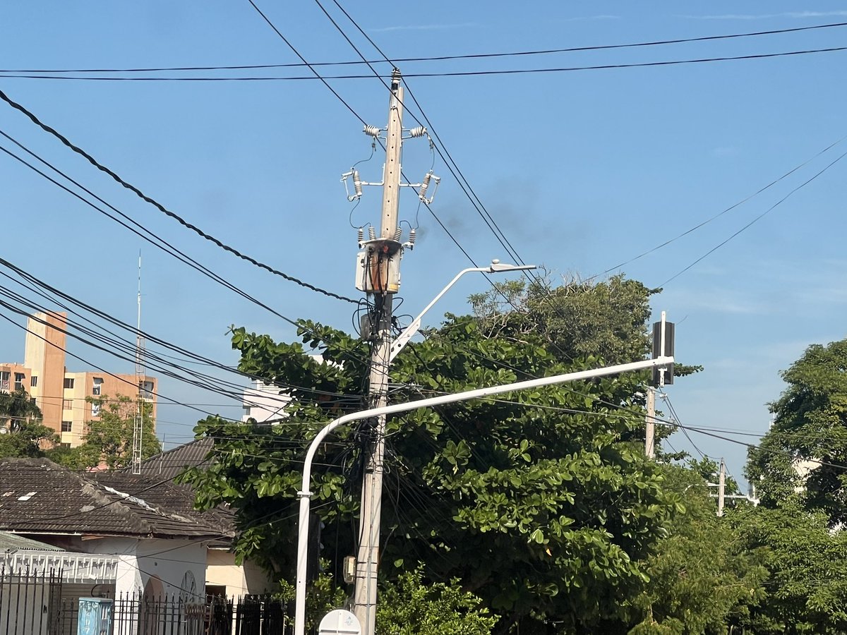 laverdadcapital's tweet photo. @Aire_Energia ojo ojo Cra 50 con 63 @jorgecura1070 https://t.co/4qjnaQPYPd