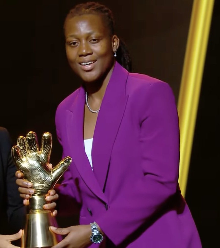IgboHistoFacts's tweet photo. Best Female Goalkeeper in Africa.

Chiamaka Nnadozie has been named African Women's Goalkeeper of the year 2024.

Let's Retweet to celebrate her! 🧤 https://t.co/2NSU5VcOBE