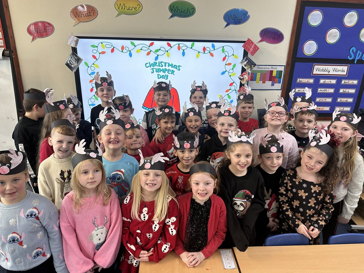 Happy Christmas Jumper Day! 🎄🎅🏻💙 <a href="/BarntonMissR/">Miss Rutter</a>