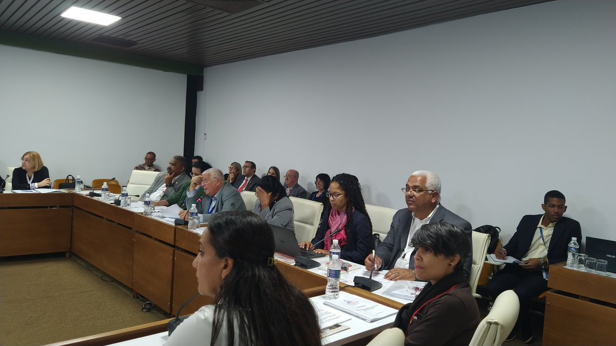 Oscar_CubaTSP's tweet photo. En la Comisión de Asuntos Constitucionales y Jurídicos de @AsambleaCuba, con la conducción de @JosLuisToledoS1, expusimos los Proyectos de Leyes de "Notariado",  "Ejercicio de la Abogacía y la @ONBC_CUBA" y el Informe de cumplimiento del Cronograma Legislativo y su actualización. https://t.co/QtdbLDdRUK