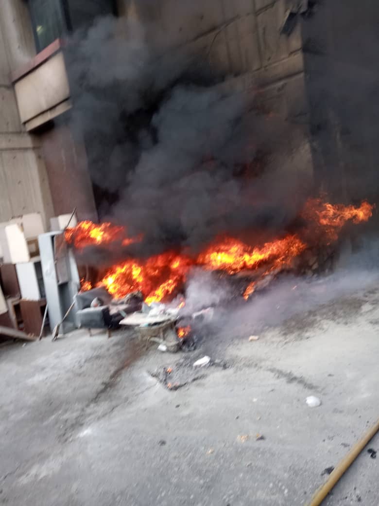 Luisrgrb65's tweet photo. COMENZARON A QUEMAR TODAS LAS EVIDENCIAS ESTOS CRIMINALES .... PALACIO JUSTICIA SE REQUIERE UNIDADES PARA SUPRESIÓN DE INCENDIO EN CALIENTE https://t.co/SRFPmkhZmO