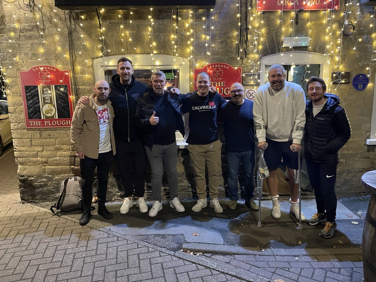 jimmywalker001's tweet image. Yessss @UndrTheCosh loved doing it again with u boys 🙌💥❤️💙 look at that beautiful local as well 🍻 #ThePlough #sizeisnteverything