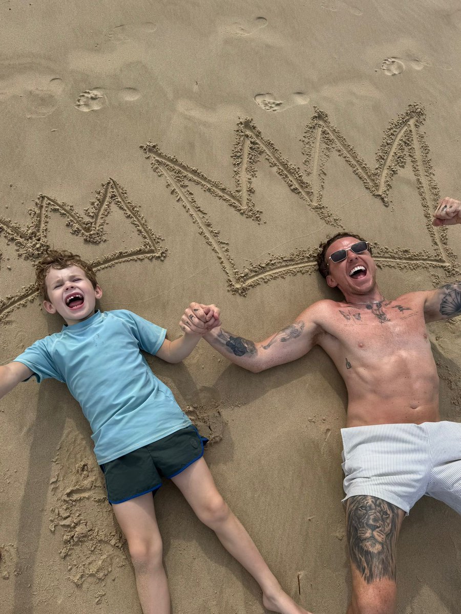 Danny Jones tweet media