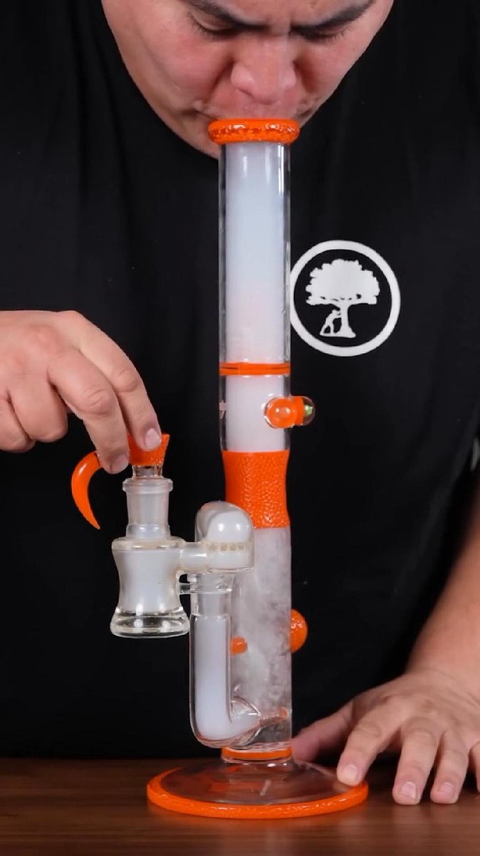 The_Dopest_Shop's tweet photo. Grape Banger top shelf flower: Only available in this month's hella high subscription box: https://t.co/ct9obSlw2a #thedopestshop https://t.co/vj6BKaBIEC