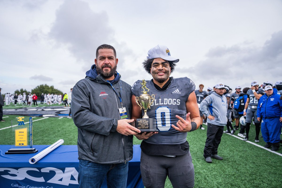 malakiteo's tweet photo. 2024 California Juco State Champs! 🏆 
Thankful to be named Defensive player of the game! #csmbulldogs https://t.co/lgBOrugYku