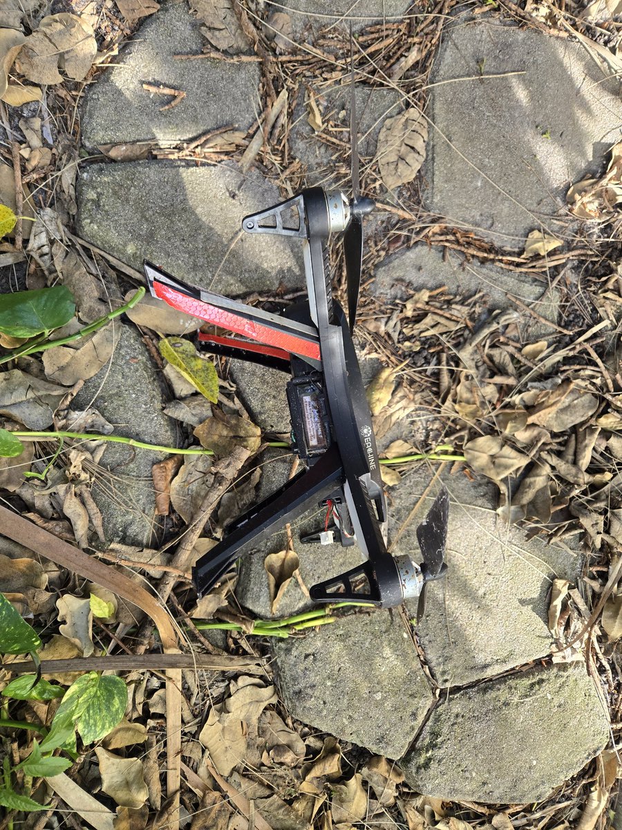 billeecox's tweet photo. I just #shotdown this #ufo #drone with a #highpoweredmicrowave and #tookout half #thehouses on #myblock #freedoms https://t.co/TUC9jB7KM7