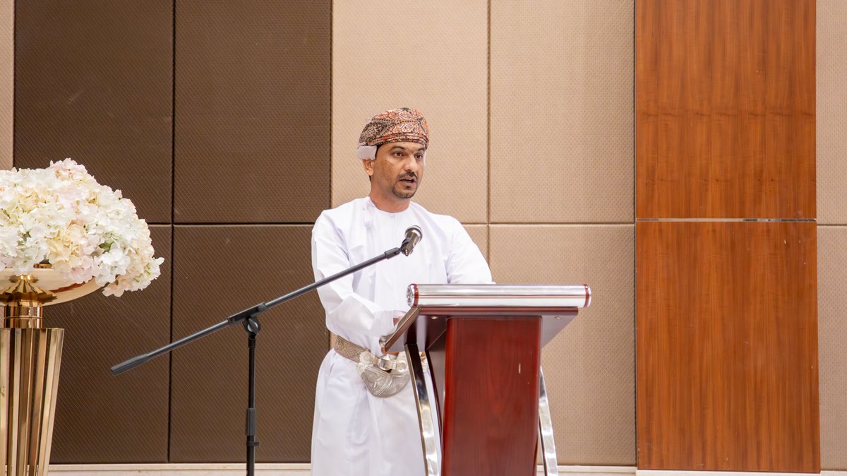 ISTUF_O's tweet photo. حميد المحيرزي، رئيس النقابة العامة لقطاع الصناعة في كلمة له في افتتاح الحفل: لقد بذلت النقابة جهودا لتعزيز الانتساب في العمل النقابي، ومتابعة ما يحتاجه العمال في مواقع العمل، بالتعاون مع جهات الاختصاص بالمحافظة وإدارات المنشآت.
#جائزة_الإبداع_والتميز_النقابي_بالقطاع_الصناعي https://t.co/y5c3e8ZhMv