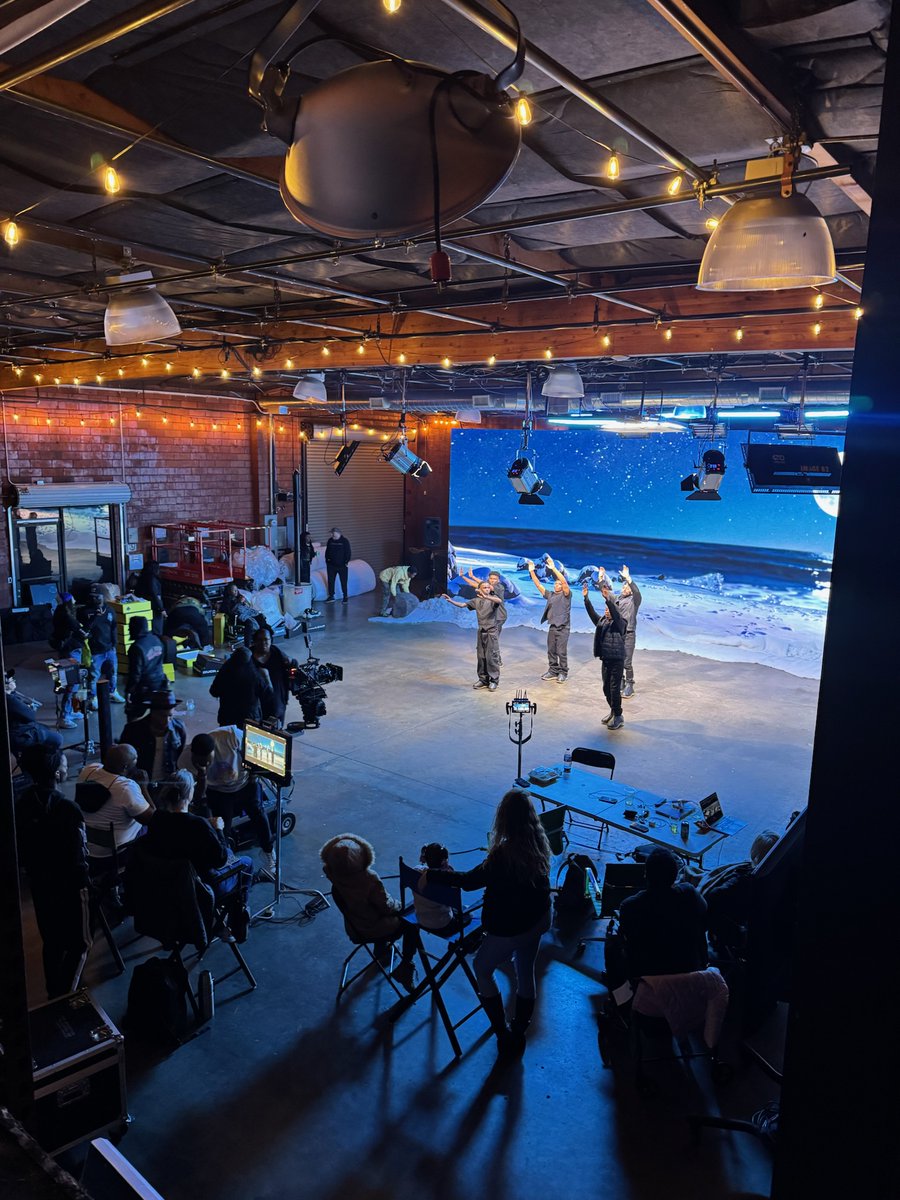 greenpwrstudios's tweet photo. Big Winter Wonderland vibes over here.

#VirtualProduction #ICVFX #LEDwall #LEDvolume #LAFilm #BurbankCA #GreenPowerStudios #winterwonderland https://t.co/kHVy1O2Ceo