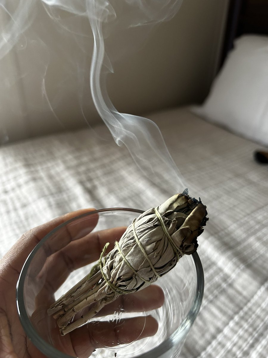 𝑖 | ivionzyair tweet media