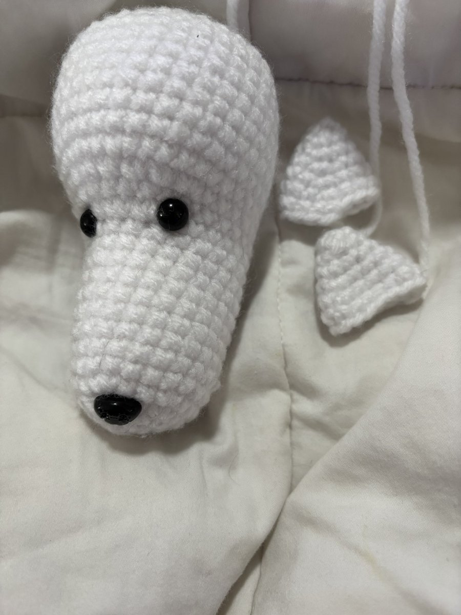 SusanneAtSRC's tweet image. My current #wip - white Scottish Terrier. If this one goes well, I’m going to try to create one in black (a tiny Monty). I usually avoid black yarn but my lighted hook should help. #crochet #crochetersofinstagram #scottishterrier #amigurumi