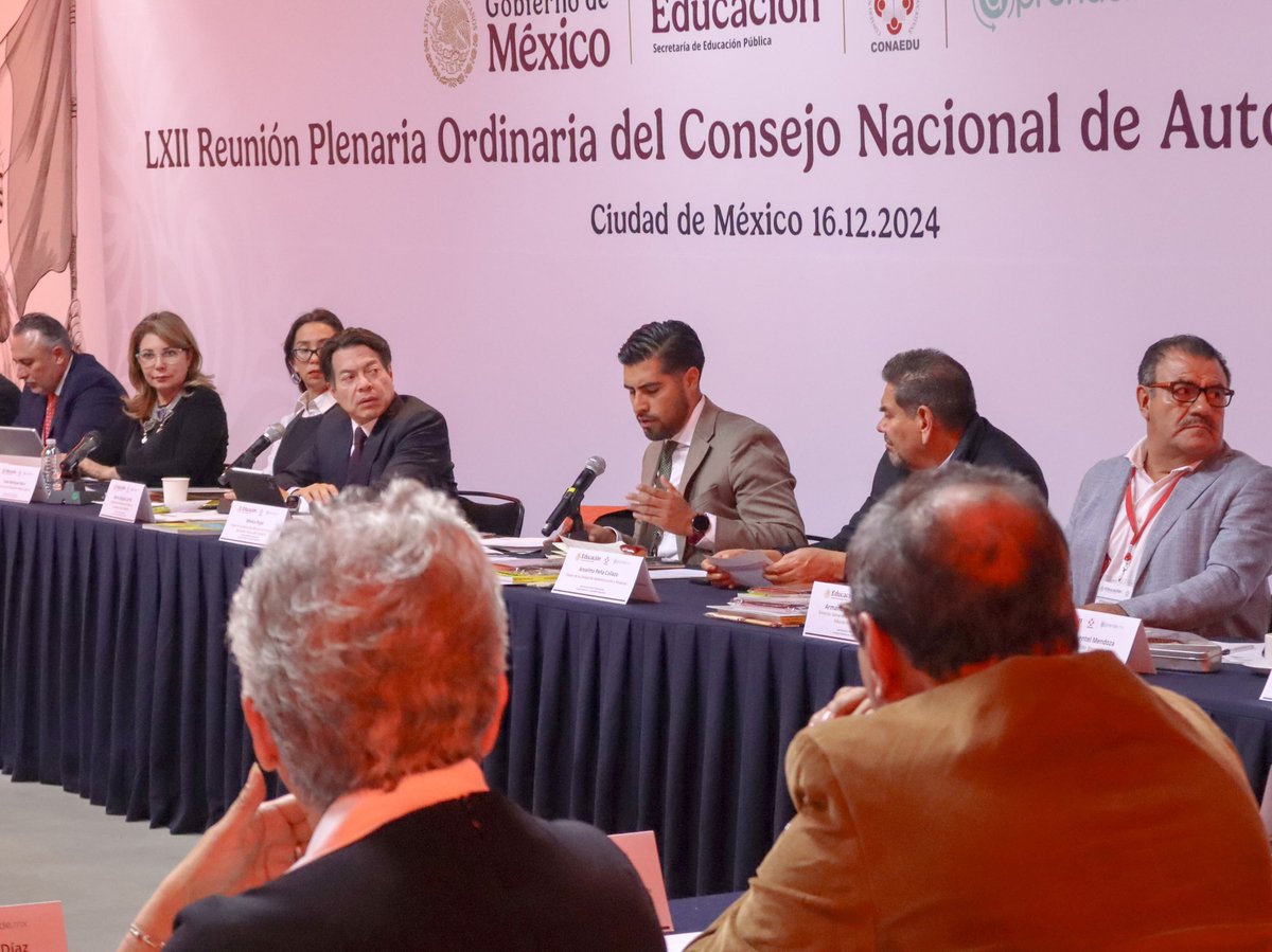 euripidesf's tweet photo. Encabezados por el Secretario @mario_delgado, nos reunimos con las y los secretarios de educación de las entidades federativas.

Planteamos las acciones legales que estamos coordinando en la Estrategia de #VidaSudable.🏫🇲🇽 https://t.co/7kRPlp4zhc