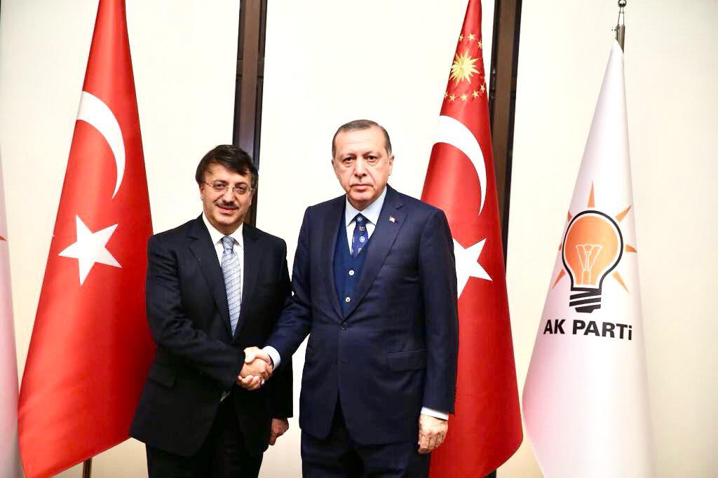 Cumhurbaşkanımız Recep Tayyip Erdoğan:

Yarın arkamızdan;

 “Bir Tayyip Erdoğan vardı; dürüst adamdı, ahlaklı adamdı, mert adamdı, vicdanlı, merhametli adamdı, milletine ve memleketine sevdalı adamdı, Allah ondan razı olsun” 

denilmesi bizim en büyük arzumuzdur.