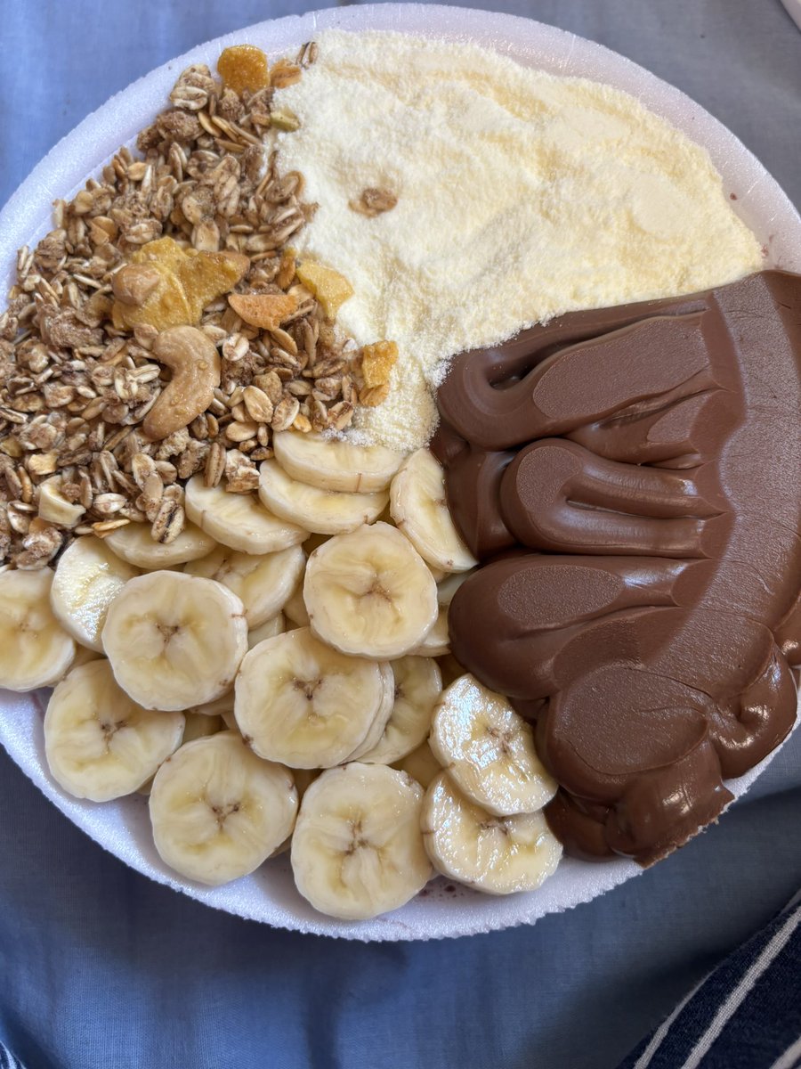 jjkmtmeu's tweet image. #almocotwt #acai