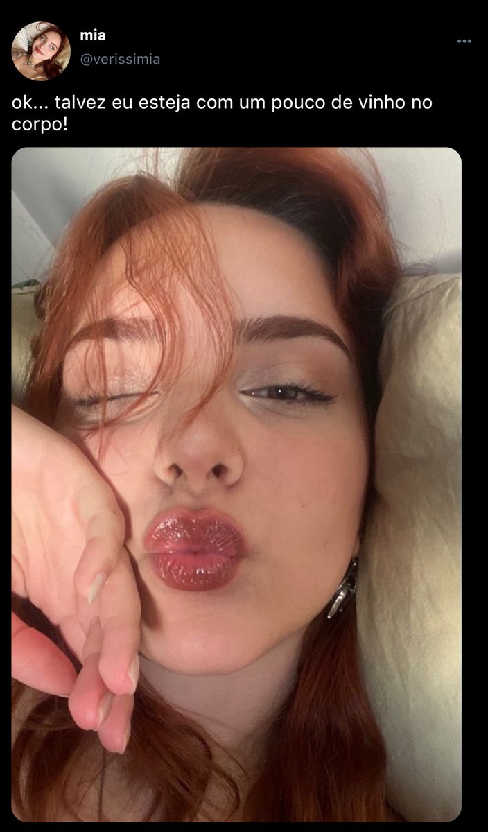 samiathinker's tweet image. mini au #samia onde... 

samuel esquece de trocar a conta antes de fazer um tweet elogiando mia

#enigmadomedo