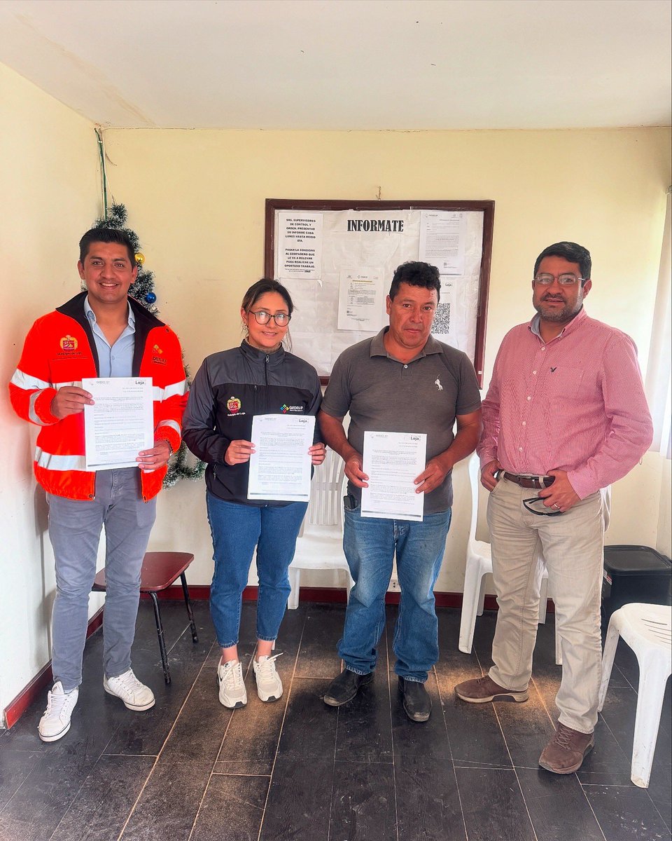 EpGedes's tweet photo. ¡Nuestro equipo crece! ‍‍‍👨

Damos la bienvenida a un nuevo arrendatario y le agradecemos por confiar en Puerto Seco para hacer crecer su negocio. 🤝🏬 

Con su llegada, seguimos consolidándonos como un referente en el sector comercial de Loja.  
¡Bienvenido a bordo! 🚀
 #Loja https://t.co/QhezH91leY