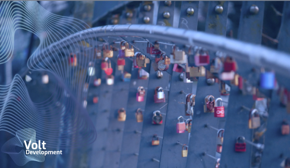 🔒 As quantum computing evolves, it's crucial to consider the long-term security of blockchain assets.

Tokens relying on bridges to move between non-quantum-resistant chains may face significant risks once quantum threats become a reality. With projects like $QRL,