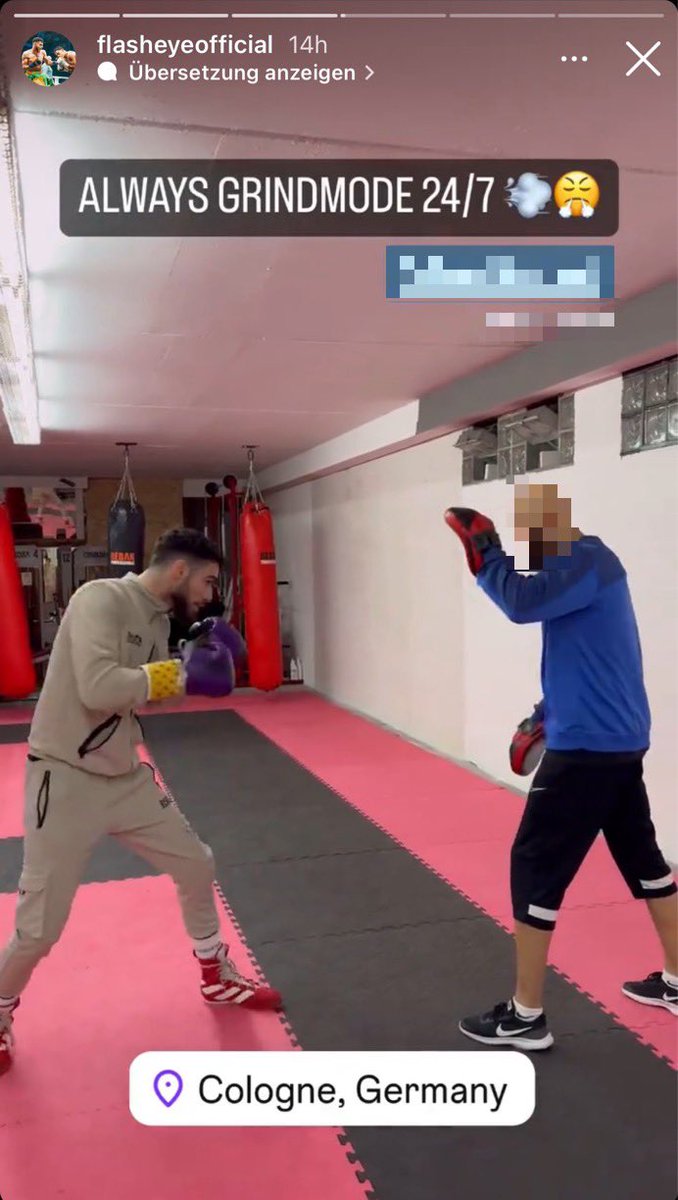 luk_bre's tweet image. Der Profiboxer und #Weltmeister Can Kali „Flasheye“ aus #Bielefeld ist auf dem Weg an die Spitze. Trainiert wird er von dem Leiter des Kampfsportstudios in #Bergheim bei #Köln, in dem der #Salafist #PierreVogel Kinder trainiert (hat). Auch Kali trainiert dort immer wieder. 1/3