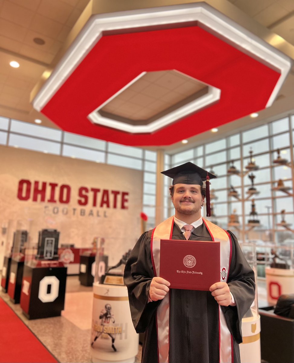 CoachKevinWils's tweet photo. Congrats β¦@Tobematoβ© - Graduate form β¦@OhioStateβ©!! Excited for You & What the Future Holds. Play-Off Run to the Championship, Wedding in Late Jan, and Chasing a Career Coaching Football - Youβre Just Gettin Started!!
#ProudParents - Attitude & Effort!!
β¦ #BeatTenn https://t.co/VZ1wrYLkLJ