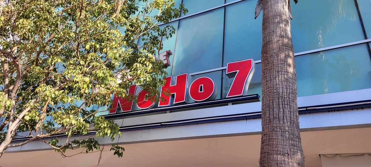 Disneyfan9523's tweet photo. I'm Here At The Laemmle NoHo Theatre In North Hollywood Getting Ready To See The Day The Earth Blew Up A Looney Tunes Movie. #LaemmleTheatres #TheDayTheEarthBlewUp #LooneyTunesMovie #DaffyDuck #PorkyPig #WarnerBrothersAnimation #KetchupEntertainment https://t.co/ieDS5ru8ZY