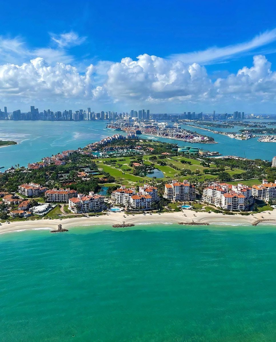 Juniorboston5's tweet image. Gen #lajan paka fe w gen #vision,se bon vision ki k fe w gen #lajan
Yo met ta #prete Haïti #100 trillions d dolla si lajan sa pa #tombe nn men #leader ki #visionary nap still nn #mizè.
    Nou tout gen poun mouri nu pap janm we yon lot Haiti psk malpropreté sa yo paka dirige peyi