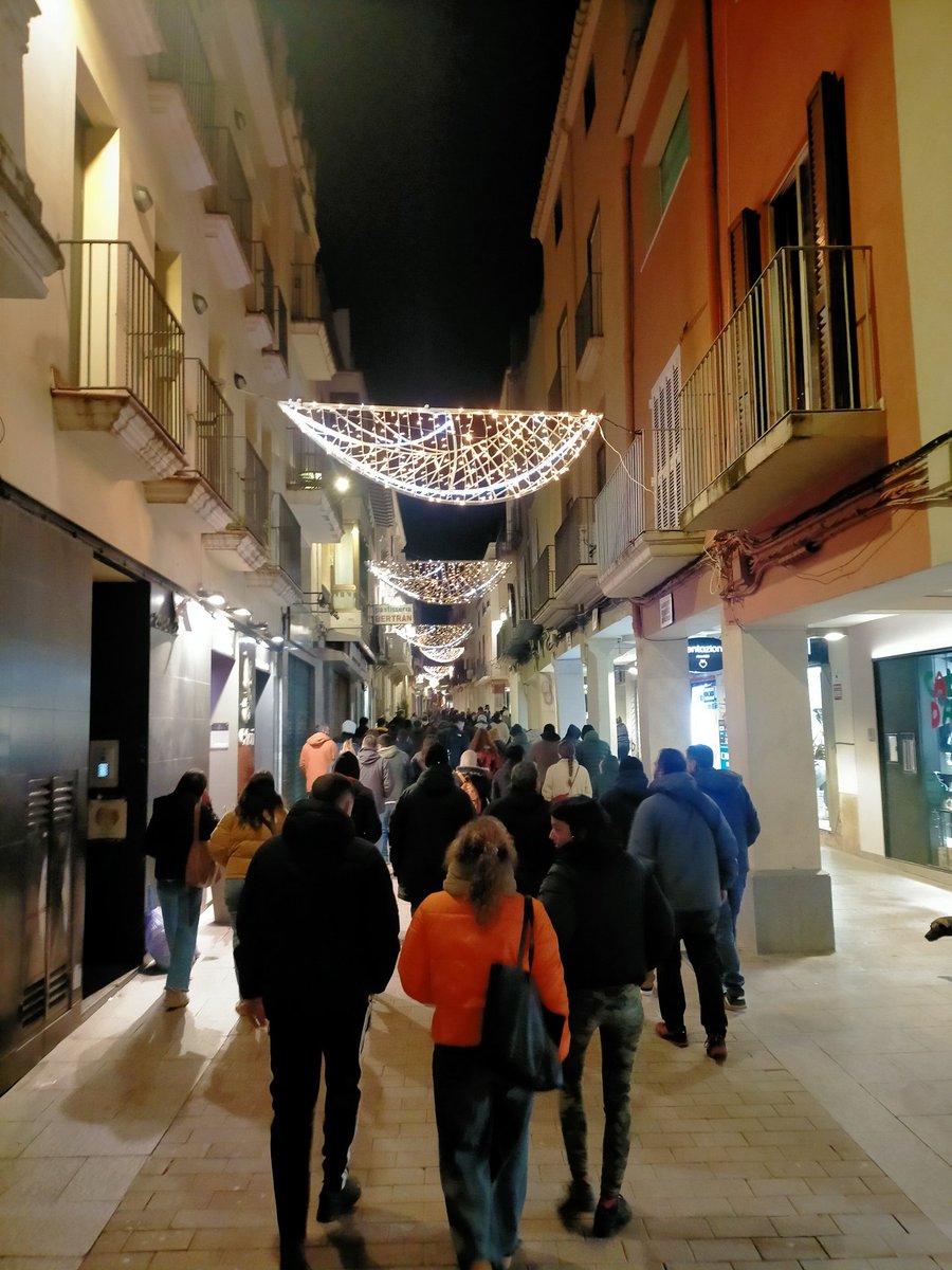 OskarMeGo's tweet photo. A la manifestació en solidaritat amb els detinguts a Vilafranca per combatre el feixisme.
Contra la repressió, solidaritat! https://t.co/fhG2eDSjkZ