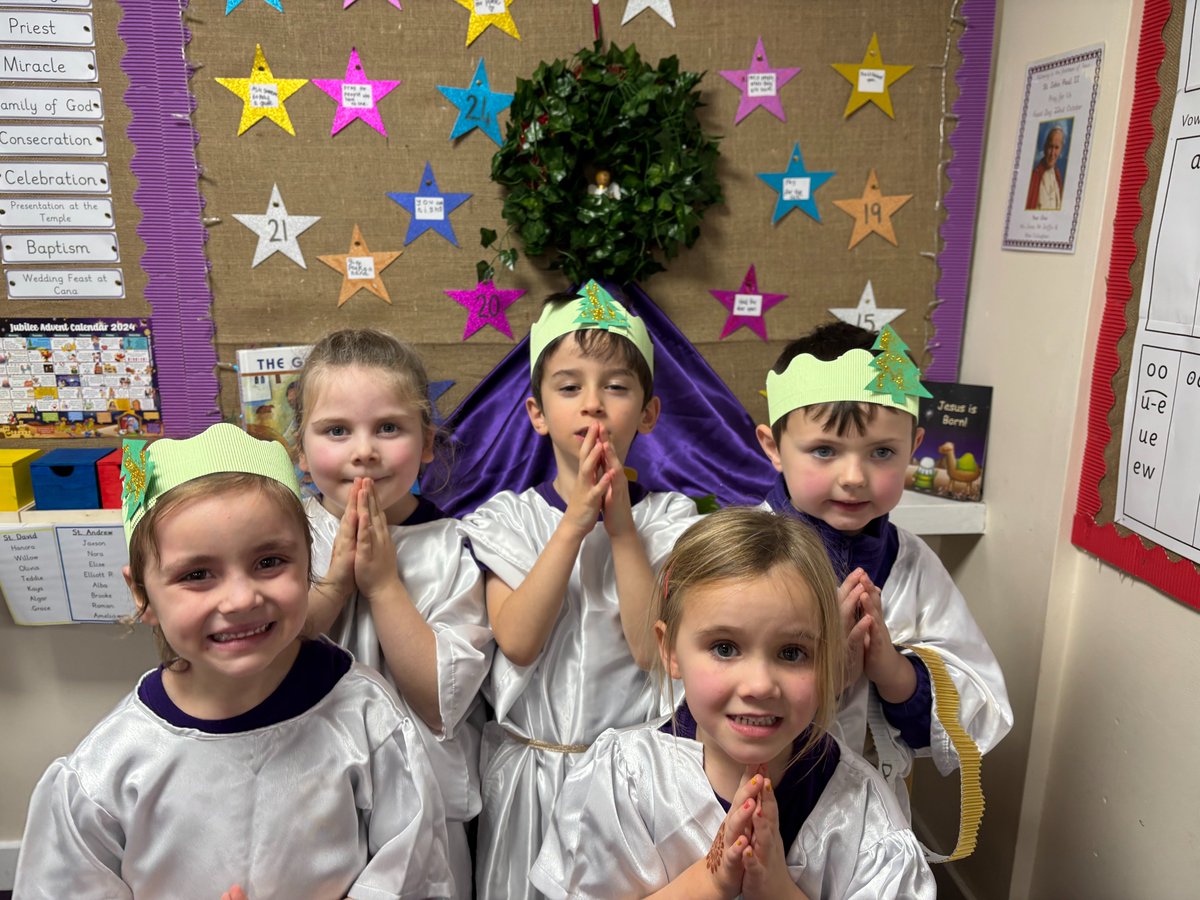 StAlbans_Sch's tweet photo. Key Stage One performed a beautiful Nativity last Thursday for their families. They worked very hard learning their lines and eight new songs but at the heart of their performance was the true meaning of Christmas, the birth of our Lord. ✝️🙏 #CatholicLife #MrsJ #MrsF @BhamDES https://t.co/vg5mGUX4EG