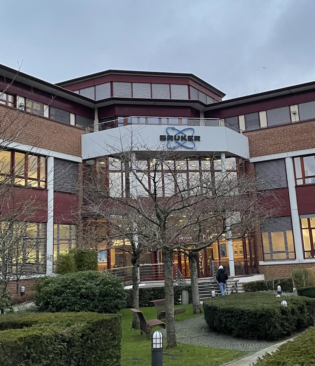 Roy Nakbayaski tweet media