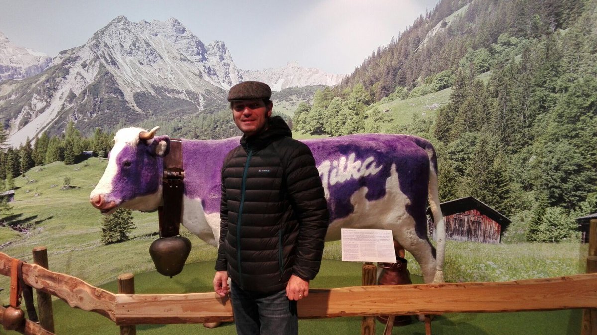 piernmarting's tweet photo. @manuelrobledo14 @agyubero @unpinguino Pues mira la original... Nenzing, Austria. En el museo de la fábrica Milka https://t.co/LpLWX4rFaL
