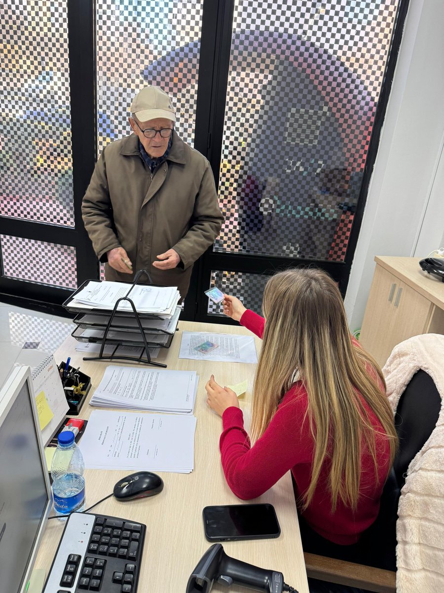 erionveliaj's tweet photo. Si të pajisesh me Abone Pensionisti Falas 👵👴 https://t.co/qriEj8m1Vm