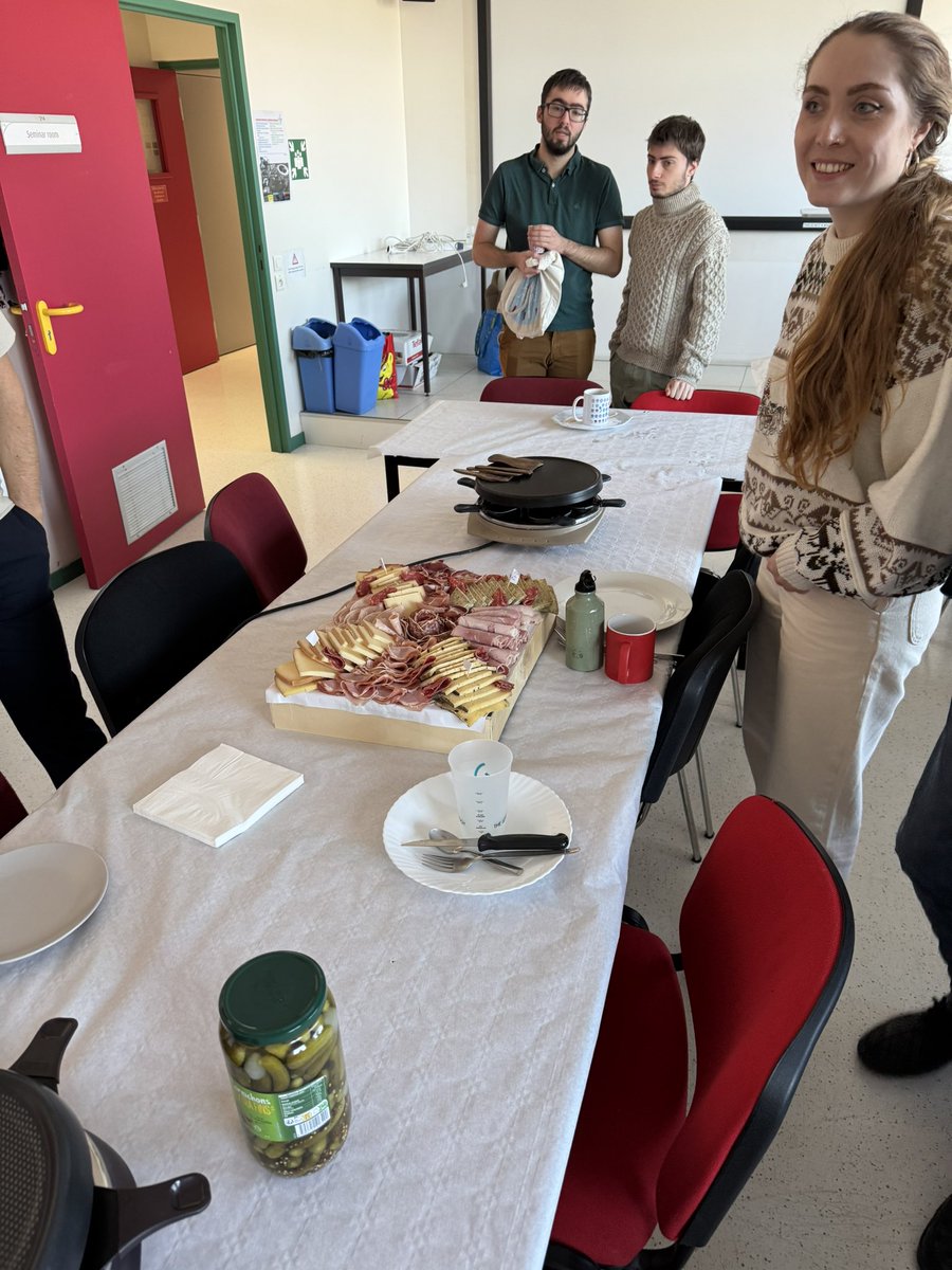 A wonderful paper and the Christmas raclette on the same day… waouh!!!😍🎄