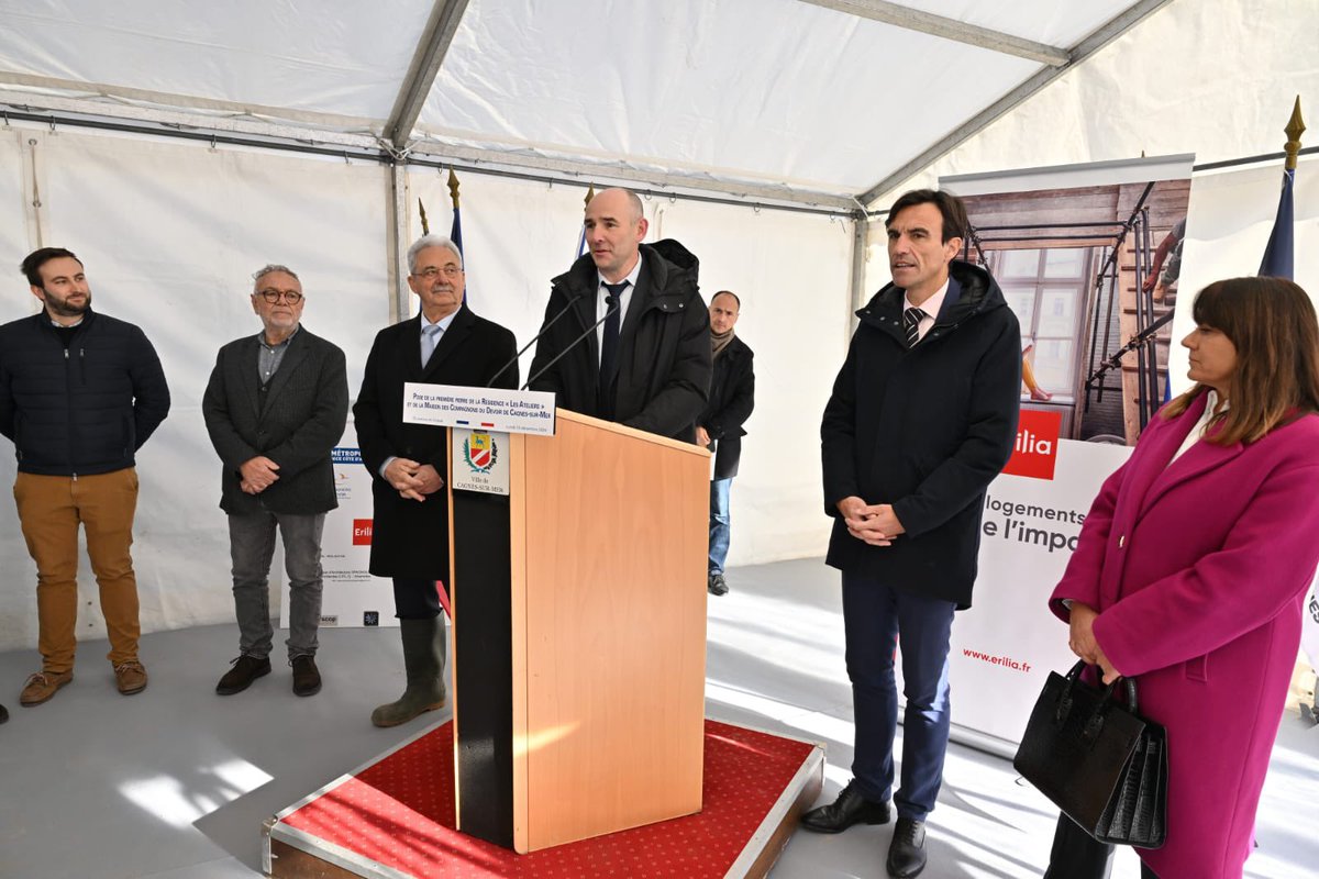 LouisNegreCSM's tweet photo. Pose de la première pierre de la future maison des @compagnonsdudev 

 • 44 logements modernes pour les apprentis,
 • 1 500 m² dédiés à la transmission des savoir-faire et à l’entraide.

Cagnes est fière d’être au cœur de ce projet

#CompagnonsDuDevoir #CagnesSurMer https://t.co/3V1sPd7A9P