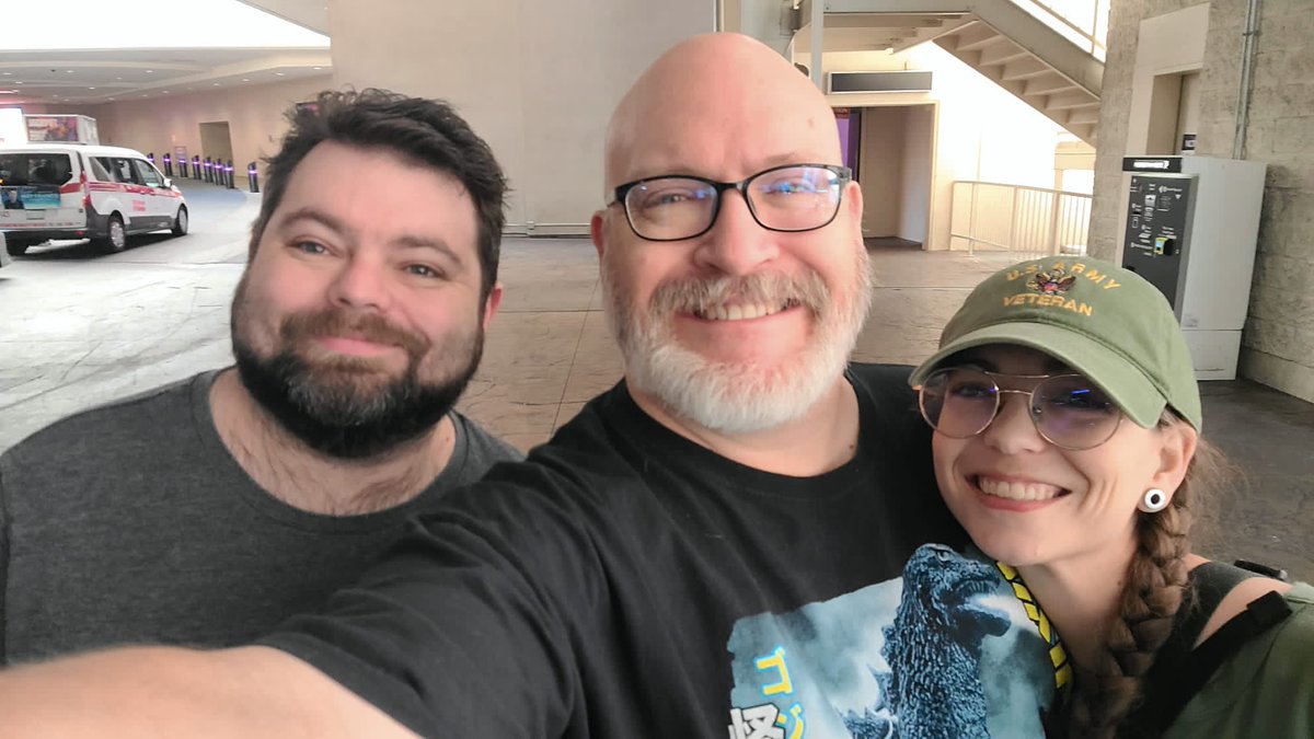 AussieOverLawd's tweet photo. I just heard the news. 

Thank you to those who reached out to tell me before I read it on socials. 

I'll be more eloquent when I process and pull myself together. 

Right now, i miss my friend... 😭 https://t.co/3ijQPSlgk1